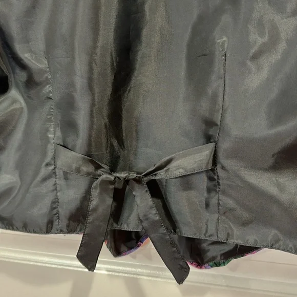 VINTAGE JANTZEN CLASSICS VELVET FLORAL VEST - Picture 5 of 5